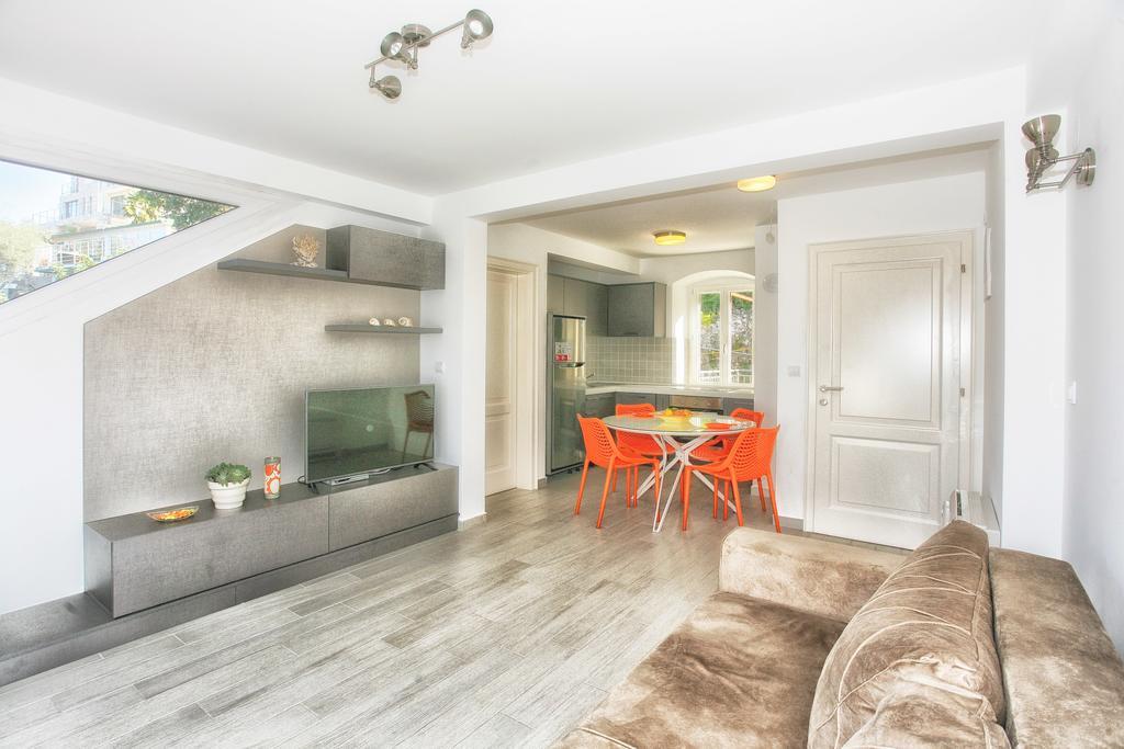 Apartments Barizon Lustica Exterior photo